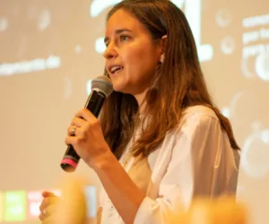 Daniela Morel, conferencista para eventos corporativos sobre Equilibrio Vida-Trabajo