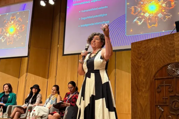 Jennyfer Salvo, conferencista para eventos corporativos sobre IA Ética y Gobernanza