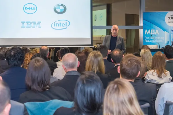 Ken Segall, conferencista para eventos corporativos sobre Simplicidad en Negocios