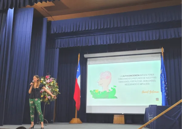 Isabel Santamaría, conferencista para eventos corporativos sobre Programación Neurolingüística