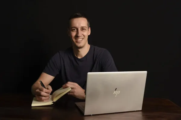 Ignacio Nabhen en retrato corporativo