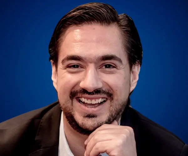 Carlos González — Conferencista de Liderazgo